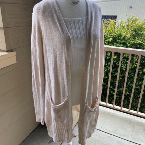 ✧ Old Navy Long Line Cream Pocket Cardigan ✧ - Picture 2 of 10